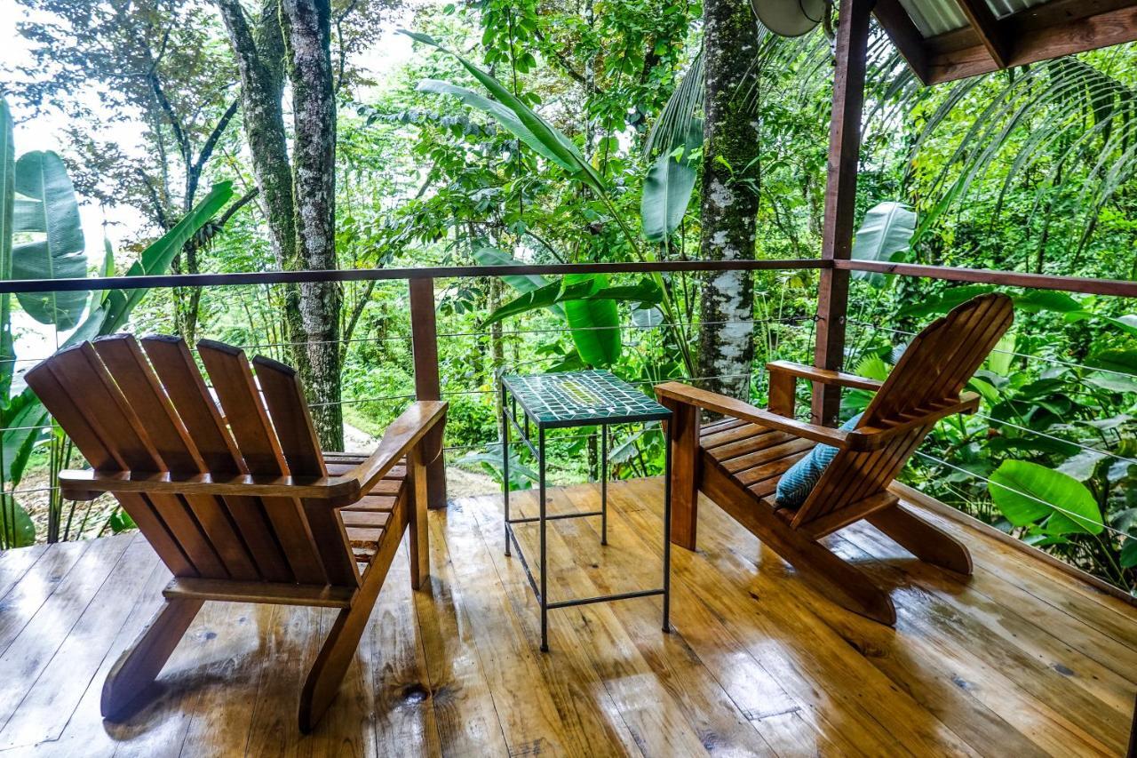 Surf Break At Paunch Bed & Breakfast Bocas del Toro Exterior photo